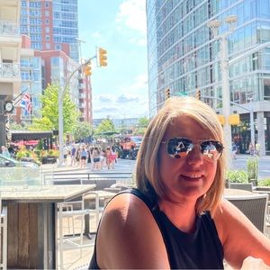 Meet your Posher, Georgia